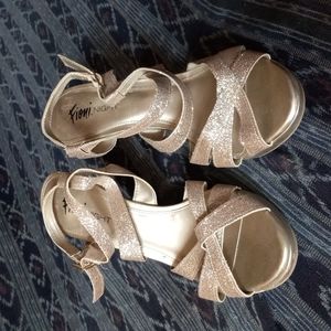 Fioni gold sparkle heels size 8.5